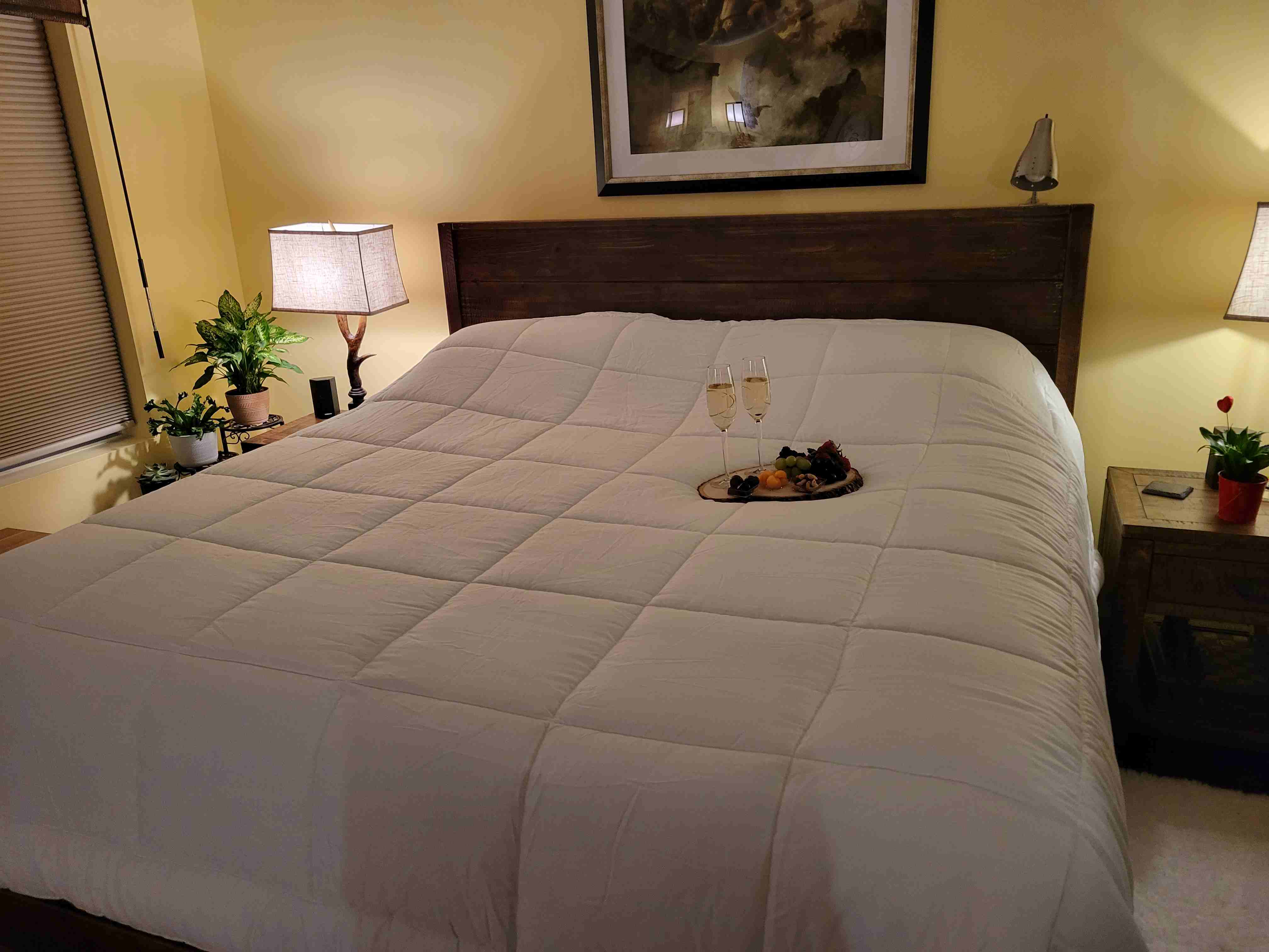 luxury-king-bed-champagne